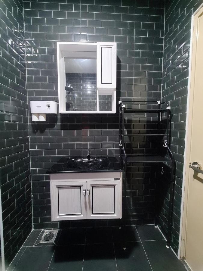 Stylish With Bathroom And View Balcony At Palazio Taman Mount Austin Free Netflix By Gdragon Pangsapuri *